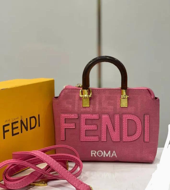 High-Quality Fendi Women's Cross Body Bag